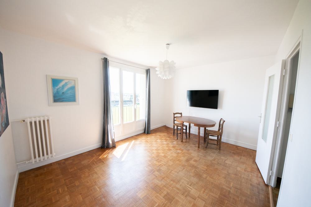 APPARTEMENT 2 CHAMBRES - RUE MAURICE RAVEL - TRES LUMINEUX - SANS TRAVAUX- IDEAL PREMIER ACHAT - PROCHE COMMODITES photo 2