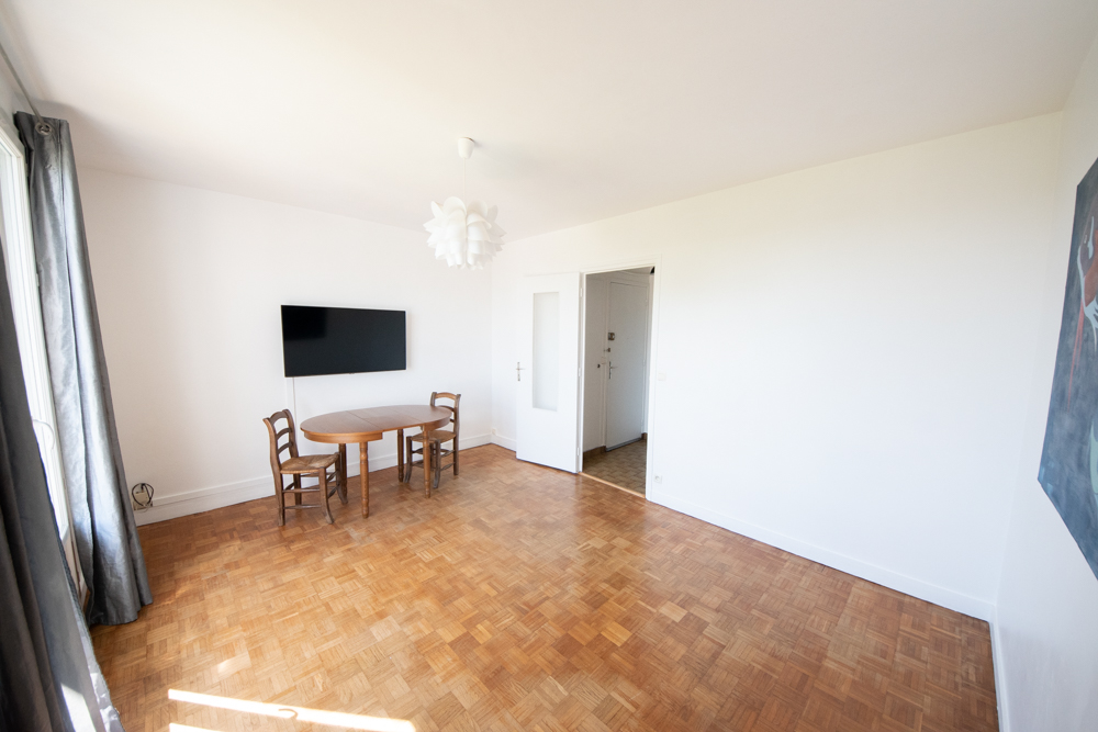 APPARTEMENT 2 CHAMBRES - RUE MAURICE RAVEL - TRES LUMINEUX - SANS TRAVAUX- IDEAL PREMIER ACHAT - PROCHE COMMODITES photo 3