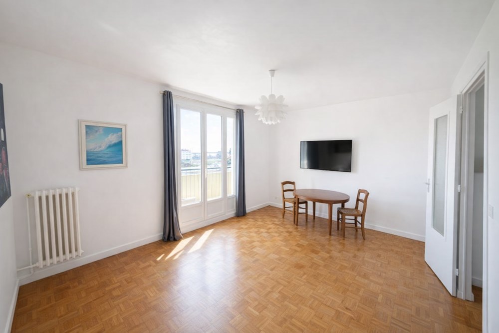 APPARTEMENT 2 CHAMBRES - RUE MAURICE RAVEL - TRES LUMINEUX - SANS TRAVAUX- IDEAL PREMIER ACHAT - PROCHE COMMODITES