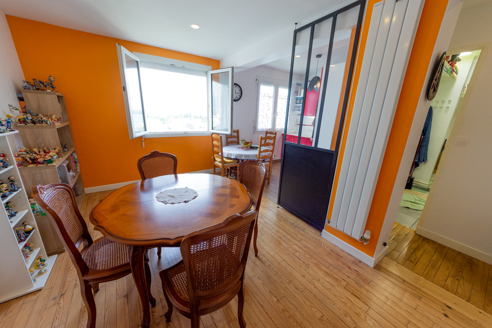APPARTEMENT 52M² T4 - 2 CHAMBRES - VUE MER - ASCENSEUR - DALLE BETON - BEAU POTENTIEL photo 2