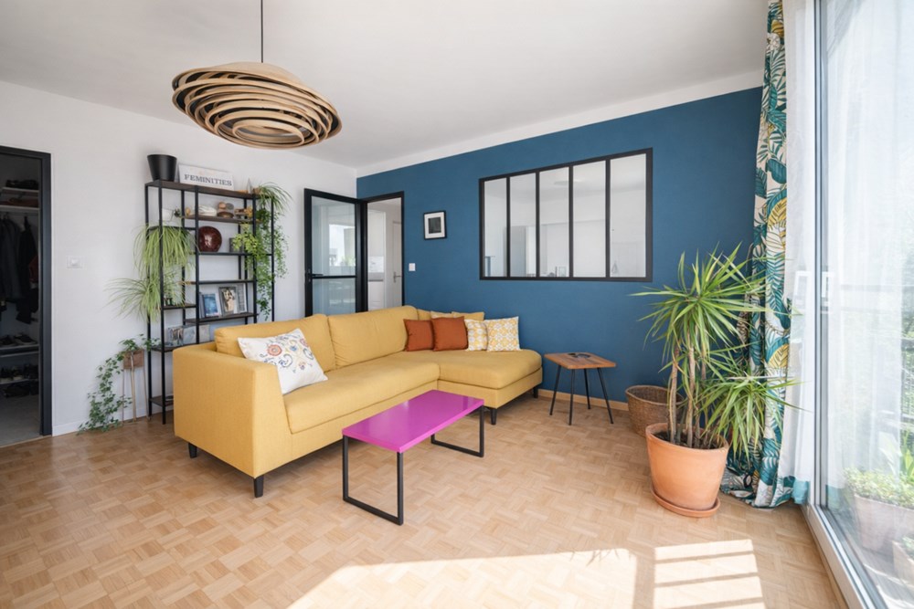 APPARTEMENT - 2 CHAMBRES - DPE C - DALLE BETON - ASCENSEUR - 4EME ETAGE SUR 5 - IDEALEMENT SITUE - BALCON - LOGGIA photo 2
