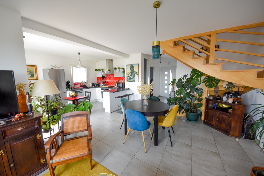MAISON RECENTE 92M² T5 DE 2015 - 3 CHAMBRES - GARAGE - LOCATAIRES EN PLACE SUR TERRAIN CLOS DE 320M² photo 3