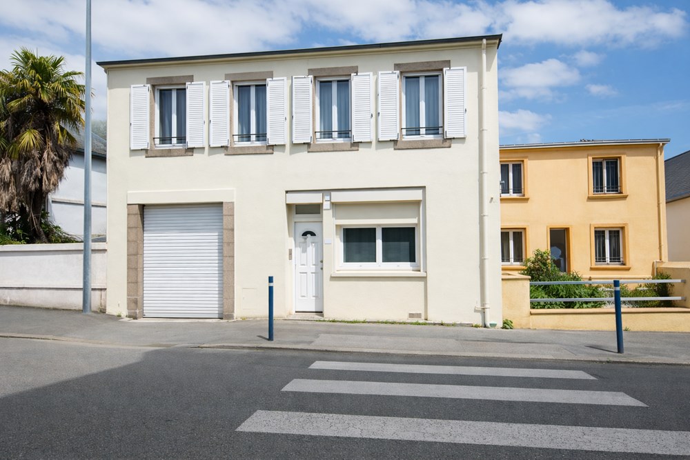 MAISON ATYPIQUE - PROCHE DES COMMODITES - AMENAGEE AVEC SOIN - JARDIN CLOS - COUP DE COEUR ASSURE
