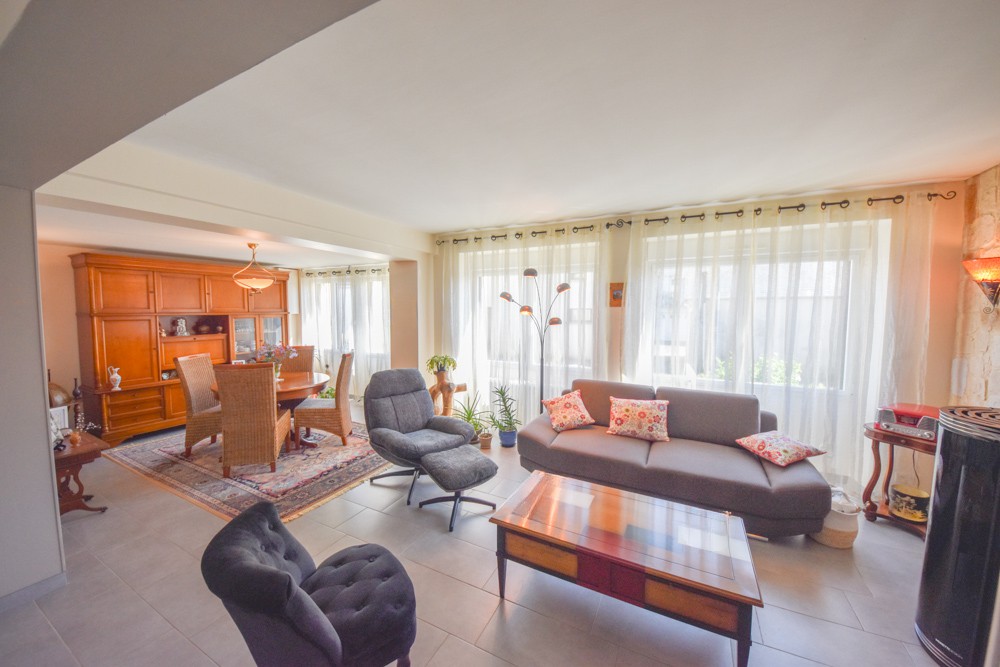 MAISON 106M² - 4 CHAMBRES /6 POSSIBLES - GRANDE PIECE DE VIE - FENETRES RECENTES - RARE - COMBLES 65M² - FORT POTENTIEL