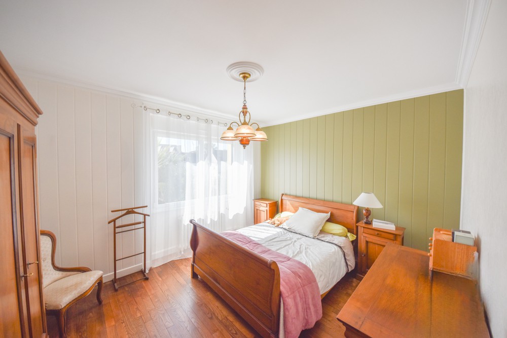 MAISON 106M² - 4 CHAMBRES /6 POSSIBLES - GRANDE PIECE DE VIE - FENETRES RECENTES - RARE - COMBLES 65M² - FORT POTENTIEL photo 4