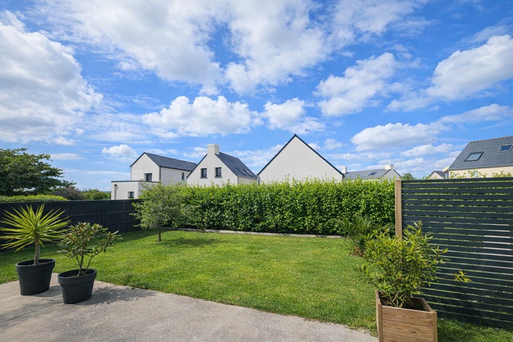 MAISON CONTEMPORAINE 2021 DE 110M² SUR 300M² DE TERRAIN - PIECE DE VIE DE 50M² - 3 CHAMBRES - NON MITOYENNE - RARE - COUP DE COEUR photo 2