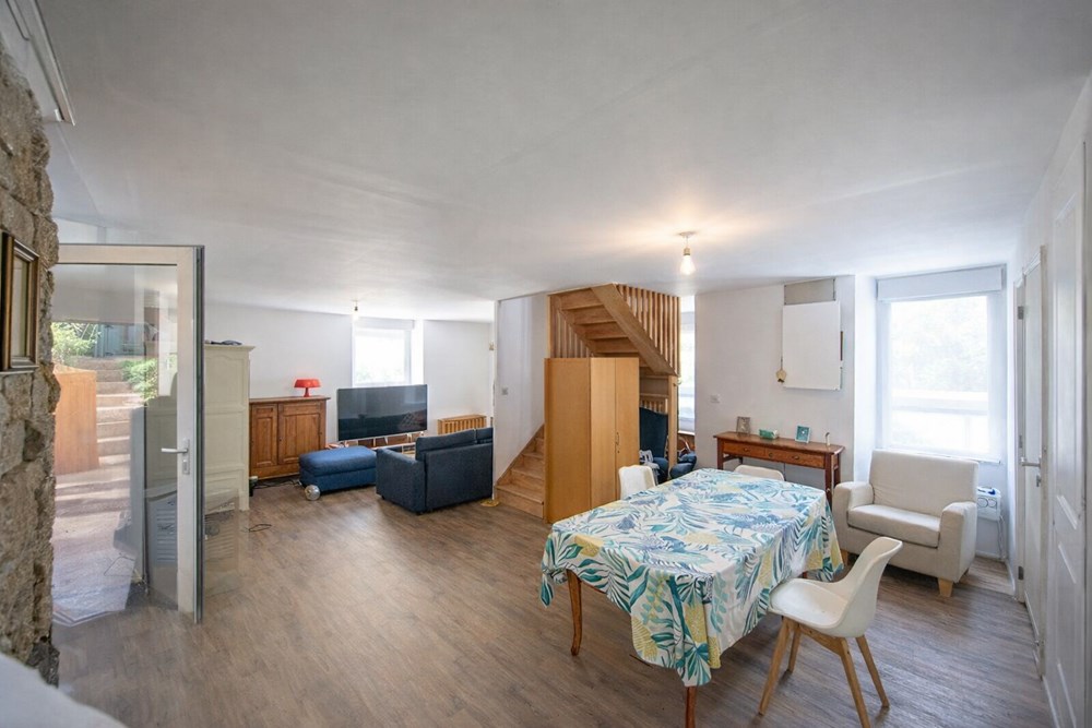 MAISON 110M² - PIECE DE VIE 50M² - 4 CHAMBRES - CENTRE VILLE - RENOVATION RECENTE - DPE D - RARE photo 3