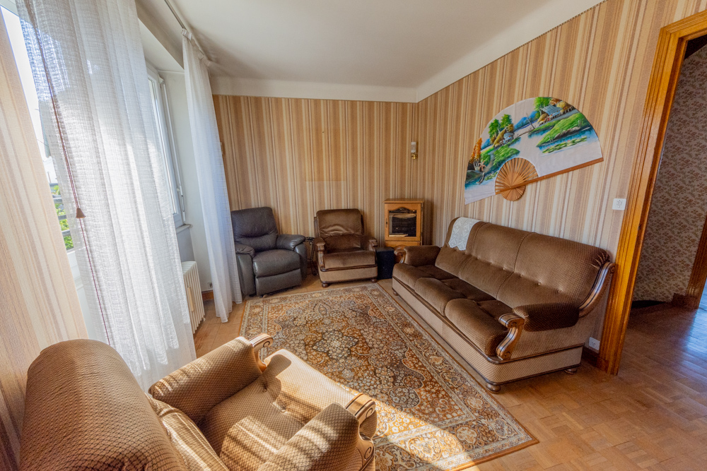 MAISON T7 166M² - GARAGE - 6 CHAMBRES - BEAU POTENTIEL - SOUS-SOL 40M² SUR TERRAIN DE 520M² photo 3