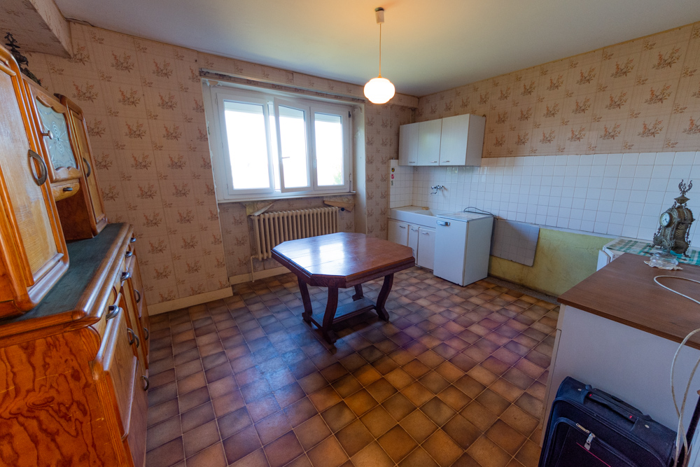 MAISON T7 166M² - GARAGE - 6 CHAMBRES - BEAU POTENTIEL - SOUS-SOL 40M² SUR TERRAIN DE 520M² photo 4