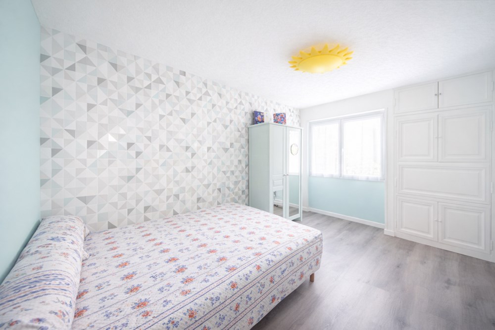 APPARTEMENT DE 83 M2 - 3 CHAMBRES - DERNIER ETAGE - BALCON - SANS VIS A VIS - DALLE BETON - CHAUFFAGE INDIVIDUEL - SANS TRAVAUX - PROXIMITE NOUVELLE LIGNE TRAM photo 4