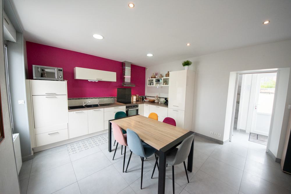 MAISON 90 M2 - LES HAUTS DE KERINOU - 3 CHAMBRES - RENOVEE A NEUF - AU CALME - TERRASSE SANS VIS A VIS - RARE - COUP DE COEUR photo 3
