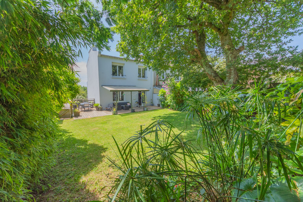 MAISON T5 87M² - 3 CHAMBRES - TERRASSE - GARAGE - SOUS-SOL SUR TERRAIN CLOS DE 330M²
