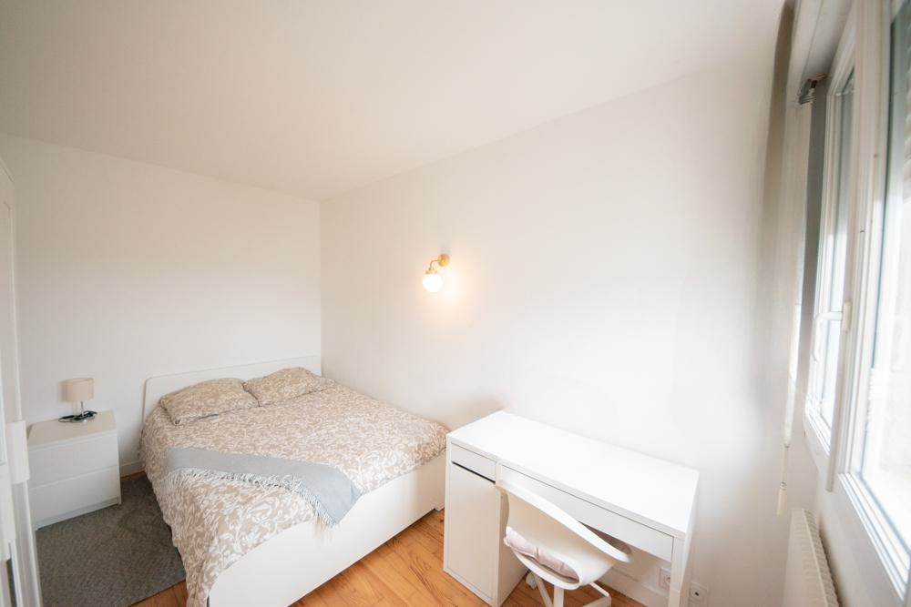 APPARTEMENT T4 - 3 CHAMBRES- IDEAL 1ER ACHAT OU COLOCATION - VENDU MEUBLE - SANS LOCATAIRE EN PLACE -EXCELLENT DPE photo 3
