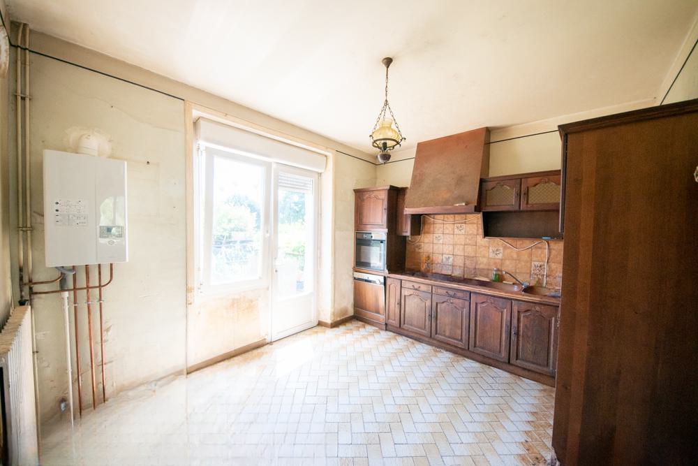 MAISON - A 200 M DE LA ROUTE DE LA CORNICHE - 86 M2 - 3 CHAMBRES - VUE MER - RARE SUR LE SECTEUR -SURELEVATION A ETUDIER photo 2
