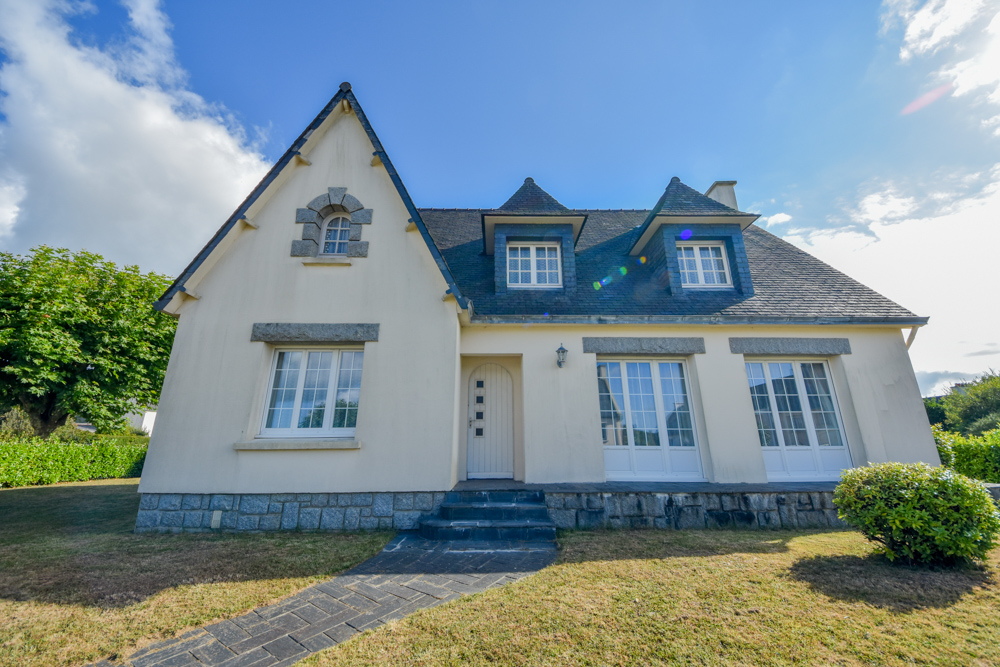 MAISON INDIVIDUELLE T8 154M² - 6 CHAMBRES - GARAGE - NOMBREUSES POSSIBILITES SUR TERRAIN DE 575M² photo 5