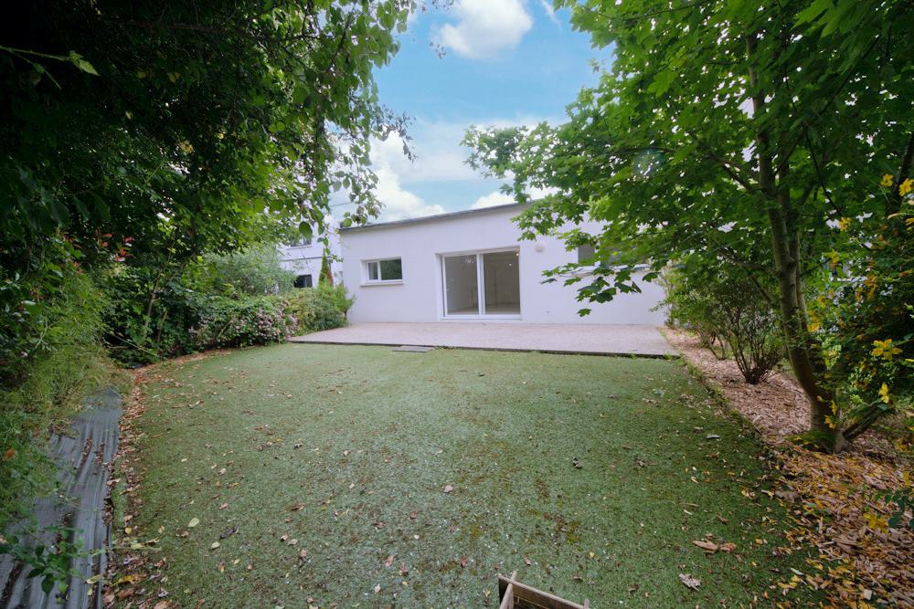 MAISON CONTEMPORAINE PLAIN PIED - 3 CHAMBRES - JARDIN EXPOSE SUD OUEST - GARAGE - PROCHE COMMODITES photo 4