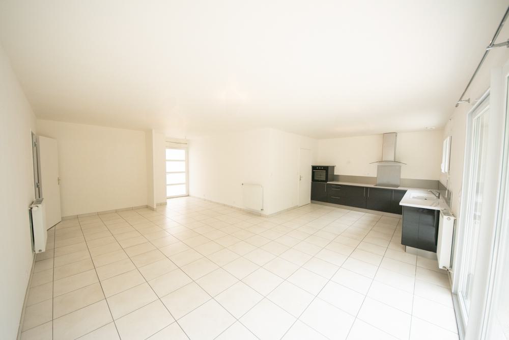 MAISON CONTEMPORAINE PLAIN PIED - 3 CHAMBRES - JARDIN EXPOSE SUD OUEST - GARAGE - PROCHE COMMODITES photo 5