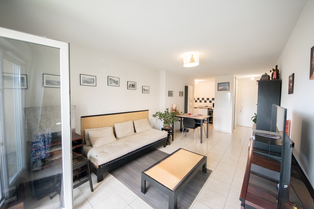 APPARTEMENT - T2 - IDEAL INVESTISSEUR - LOCATAIRE EN PLACE - ASCENSEUR - BALCON - BON DPE - BELLE EXPOSITION - PARKING PRIVE photo 5