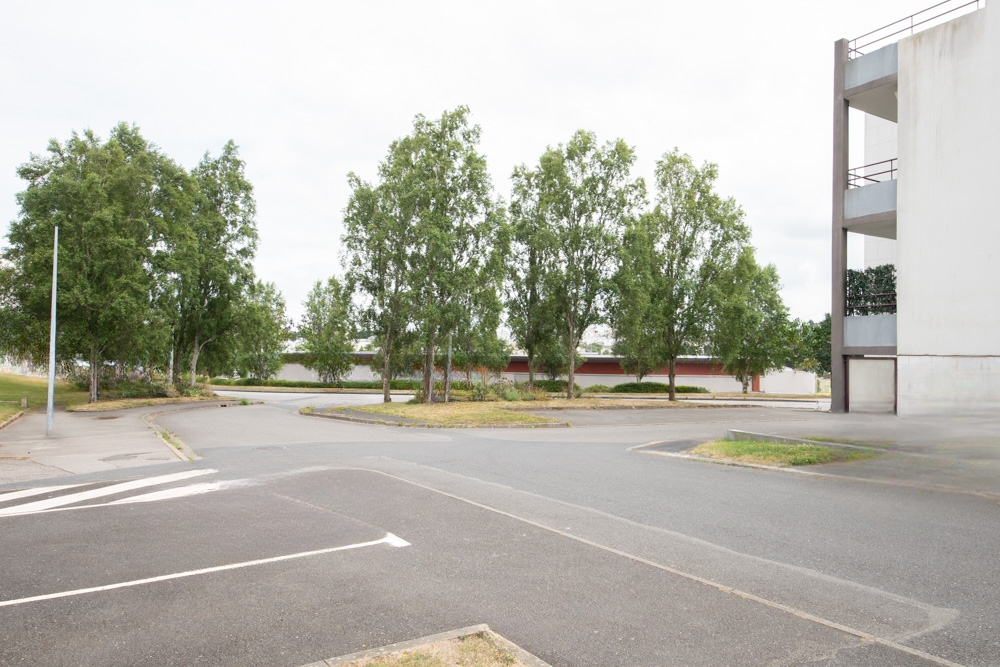 APPARTEMENT - T2 - IDEAL INVESTISSEUR - LOCATAIRE EN PLACE - ASCENSEUR - BALCON - BON DPE - BELLE EXPOSITION - PARKING PRIVE