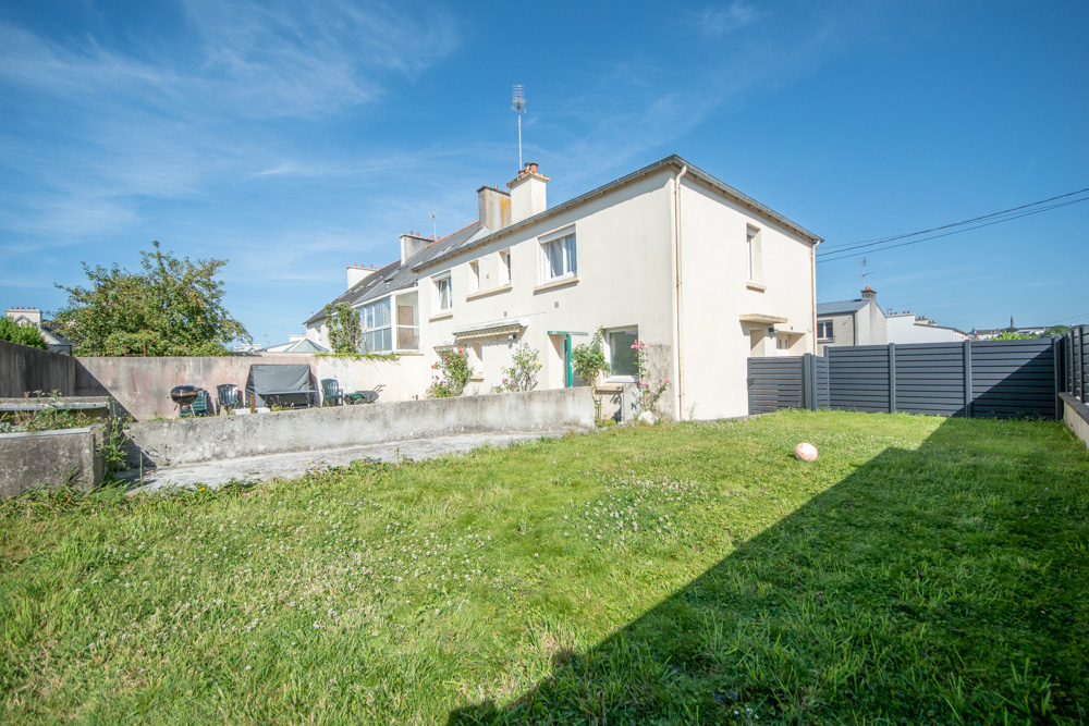 MAISON - T6 - 5 CHAMBRES - IDEALEMENT SITUE - PIECE DE VIE DE 46M² - GARAGE - EXPOSITION SUD