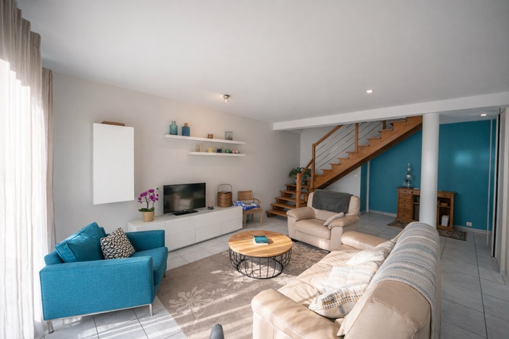 MAISON CONTEMPORAINE T6 - PIECE DE VIE +35M² - 4 CHAMBRES - TERRAIN +600M² - RARE - COUP DE COEUR photo 4