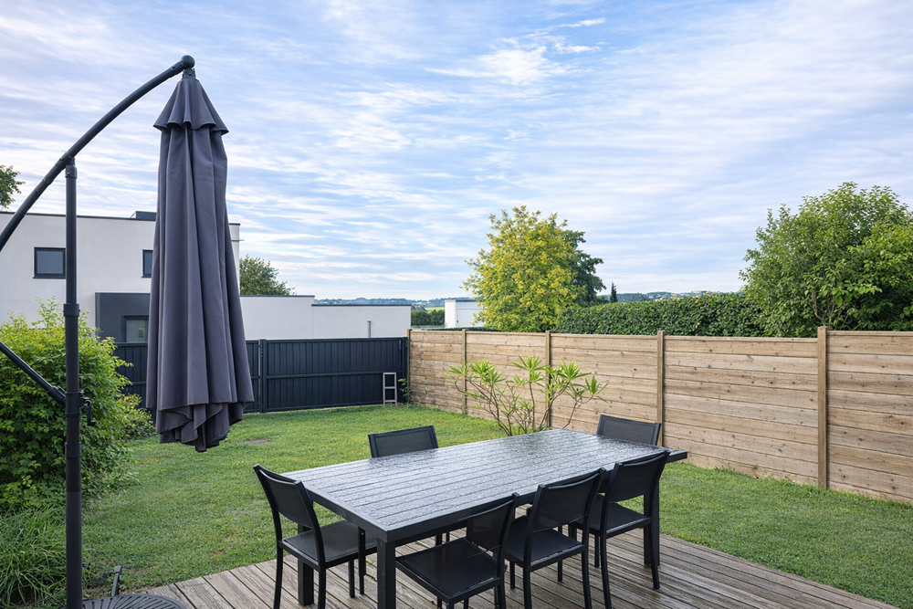MAISON CONTEMPORAINE T5 DE 106M² AVEC PIECE DE VIE TRIPLE EN REZ DE JARDIN SUR +300M² DE TERRAIN ENVIRON - LIBRE JUILLET 2027 photo 4