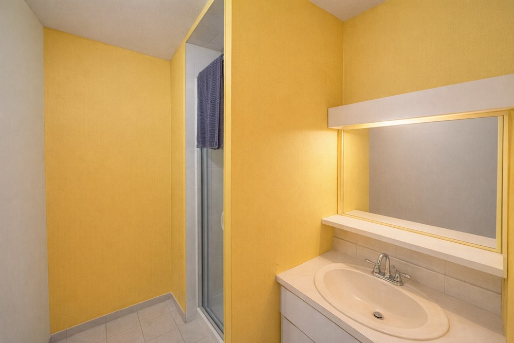DEUX STUDIOS - CENTRE VILLE PROCHE HARTELOIRE - 1 STUDIO DE 23M² - 1 STUDIO DE 28M² - IDEAL INVESTISSEURS - CAVE - FAIBLE CHARGES - FORT POTENTIEL photo 4