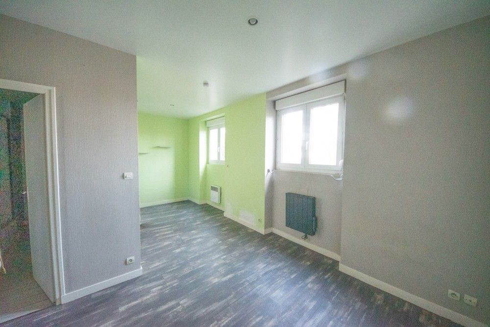 DEUX STUDIOS - CENTRE VILLE PROCHE HARTELOIRE - 1 STUDIO DE 23M² - 1 STUDIO DE 28M² - IDEAL INVESTISSEURS - CAVE - FAIBLE CHARGES - FORT POTENTIEL photo 3