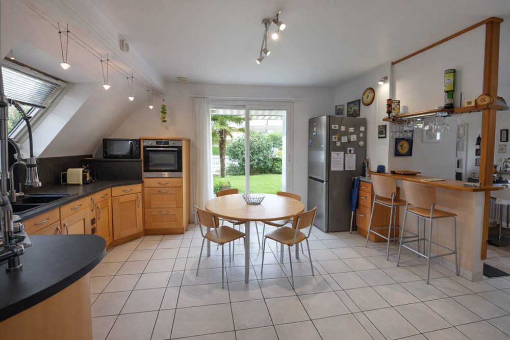 MAISON INDIVIDUELLE 115M² T6 DE 1997 - 4 CHAMBRES - GARAGE SUR TERRAIN CLOS DE 550M² photo 4