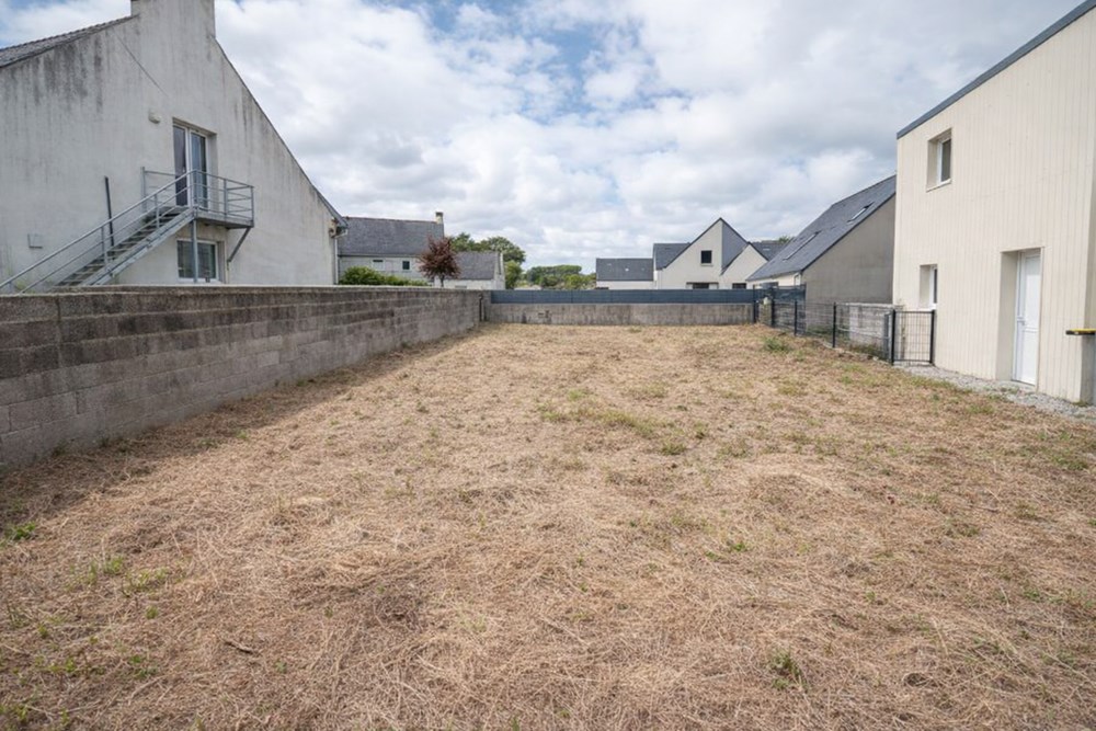 TERRAIN - 223M² - ST RENAN - HORS LOTISSEMENT - NON VIABILISE - BONNE EXPOSITION