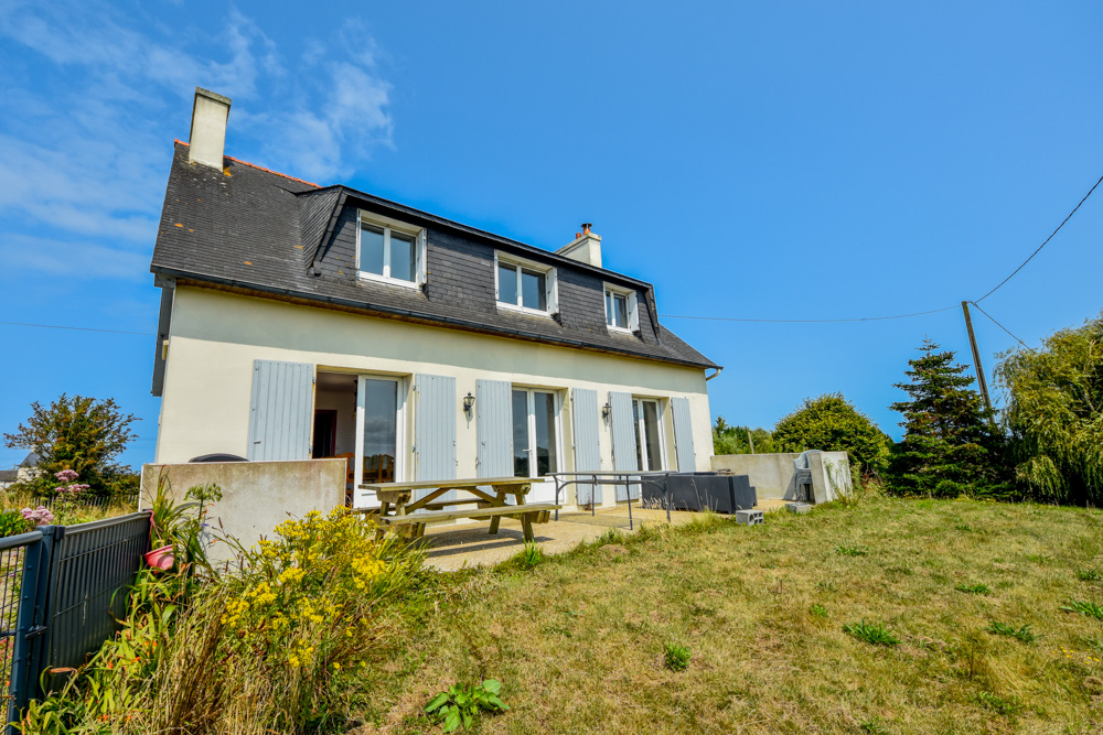 MAISON INDIVIDUELLE 135M² - 5 CHAMBRES - SOUS-SOL INTEGRAL - BEAU POTENTIEL SUR TERRAIN DE 2000M²