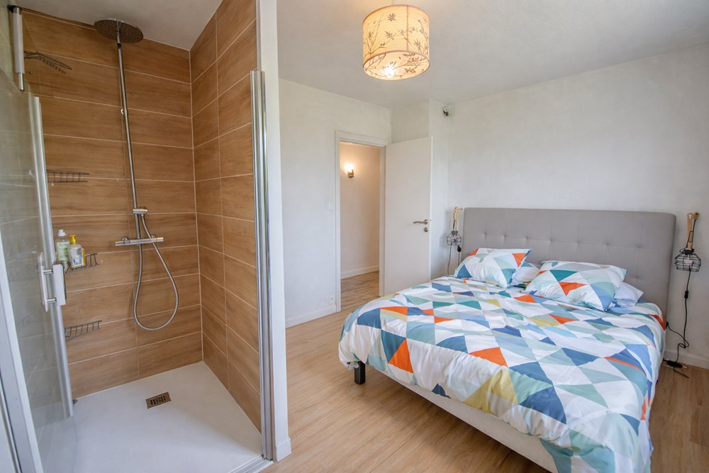 MAISON INDIVIDUELLE 135M² - 5 CHAMBRES - SOUS-SOL INTEGRAL - BEAU POTENTIEL SUR TERRAIN DE 2000M² photo 4