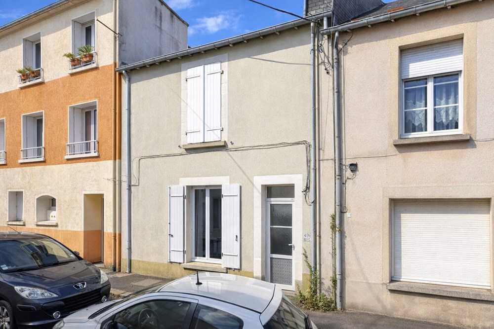 ***** BREST - CAPUCINS ***** IMMEUBLE COMPRENANT 3 APPARTEMENTS T1BIS DEJA LOUES