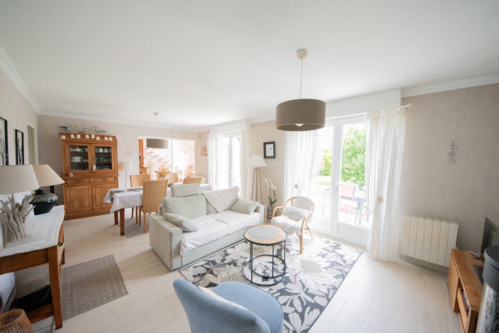 MAISON 121 M2 - 4 CHAMBRES - MAGNIFIQUE TERRAIN ARBORE DE 806 M2 - LUMINEUSE ET CHALEUREUSE - A 15MIN DE BREST ET DE LANDERNEAU