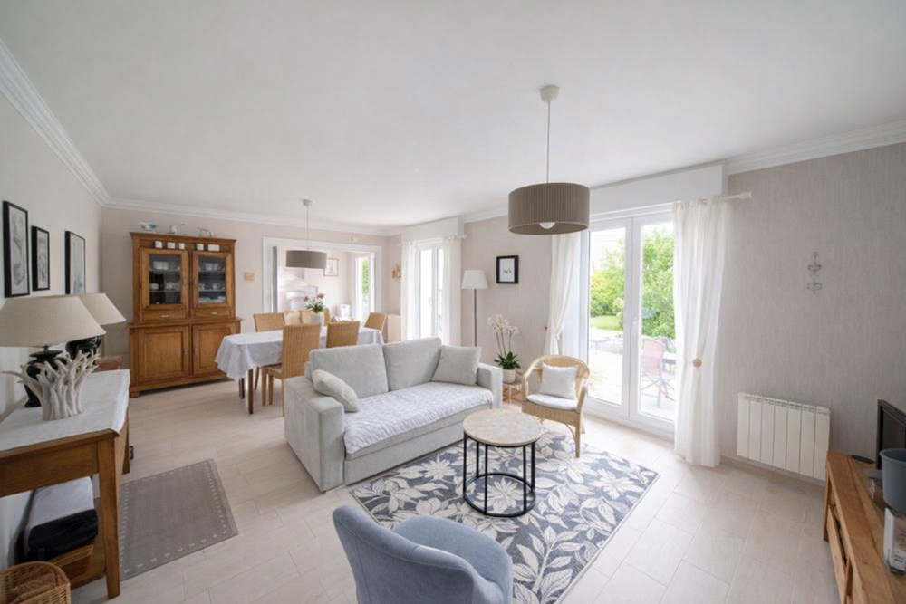 MAISON 121 M2 - 4 CHAMBRES - MAGNIFIQUE TERRAIN ARBORE DE 806 M2 - LUMINEUSE ET CHALEUREUSE - A 15MIN DE BREST ET DE LANDERNEAU photo 2