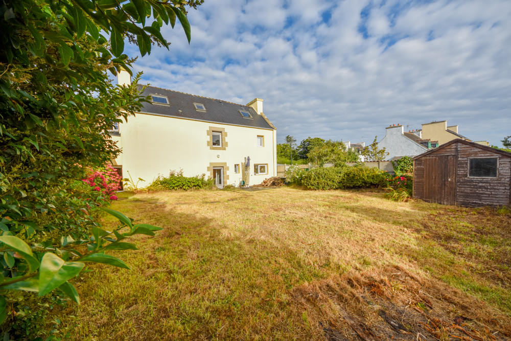 MAISON DE VILLE T5 137M² - 3 CHAMBRES POSSIBLE 5 - COMBLES AMENAGEABLES - TERRAIN CLOS DE 330M²