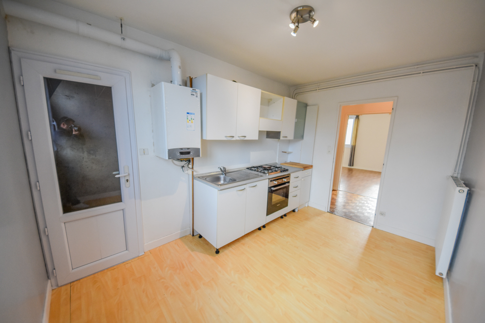 APPARTEMENT T3 63M² DE 1960 - 2 CHAMBRES - DALLE BETON - PLACE DE PARKING PRIVATIVE photo 4