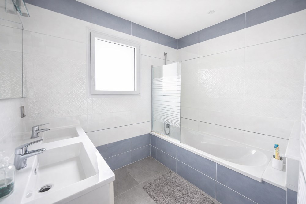 MAISON CONTEMPORAINE DE 118 M2 DE 2017 - 5 CHAMBRES - CELLIER - GARAGE - DPE B - POMPE A CHALEUR - JACUZZI - JARDIN CLOS photo 5