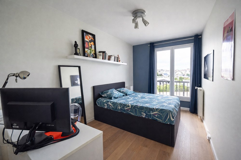 APPARTEMENT DE 91 M2 - 3 CHAMBRES - DERNIER ETAGE - VUE MER - BALCON - ASCENSEUR - GARAGE - CAVE - DALLE BETON photo 4