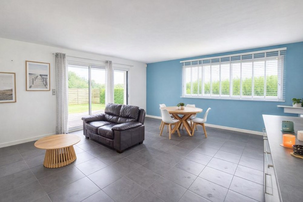 MAISON CONTEMPORAINE DE 2017 DE PLAIN PIED - PIECE DE VIE 40M² - 3 CH - DPE DOUBLE A - AUCUN TRAVAUX - ACCES PMR - RARE photo 2