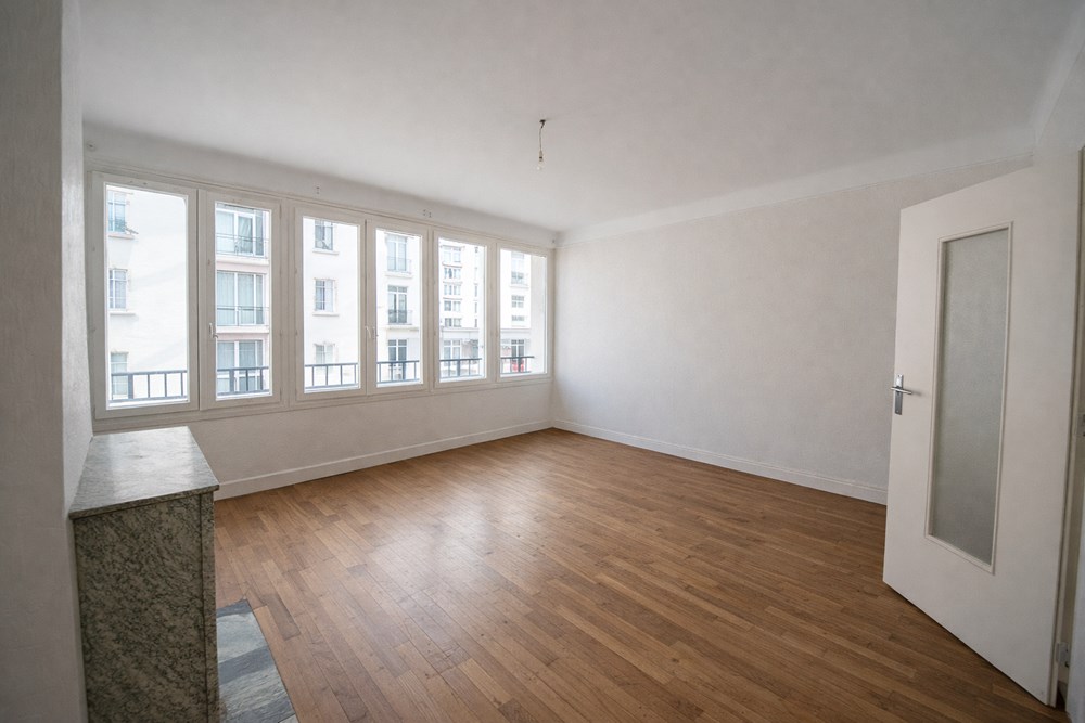 APPARTEMENT - 1 CHAMBRE - DPE D - DALLE BETON - CAVE - FAIBLES CHARGES - IDEALEMENT SITUE photo 2