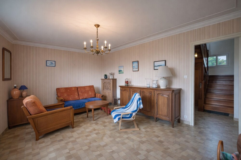 MAISON - T6 - 5 CHAMBRES - CALME - TERRAIN DE 2300M² - BEAU POTENTIEL - PAS DE VIS A VIS - GRANDE PIECE DE VIE - DEPENDANCE photo 5