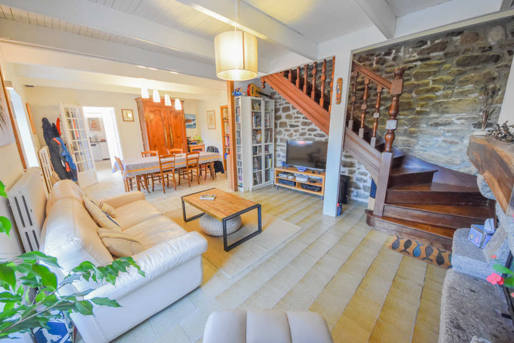 MAISON INDIVIDUELLE T6 - 3 CHAMBRES - ATELIER 40M² - GARAGE 20M² SUR TERRAIN DE 1700M² photo 3