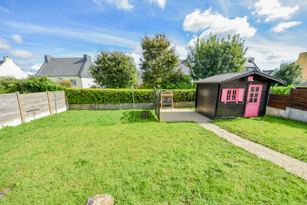 MAISON T5 DE 1986 - 3 CHAMBRES - GARAGE - VERANDA - BEAU POTENTIEL - SUR TERRAIN CLOS DE 430M² photo 5