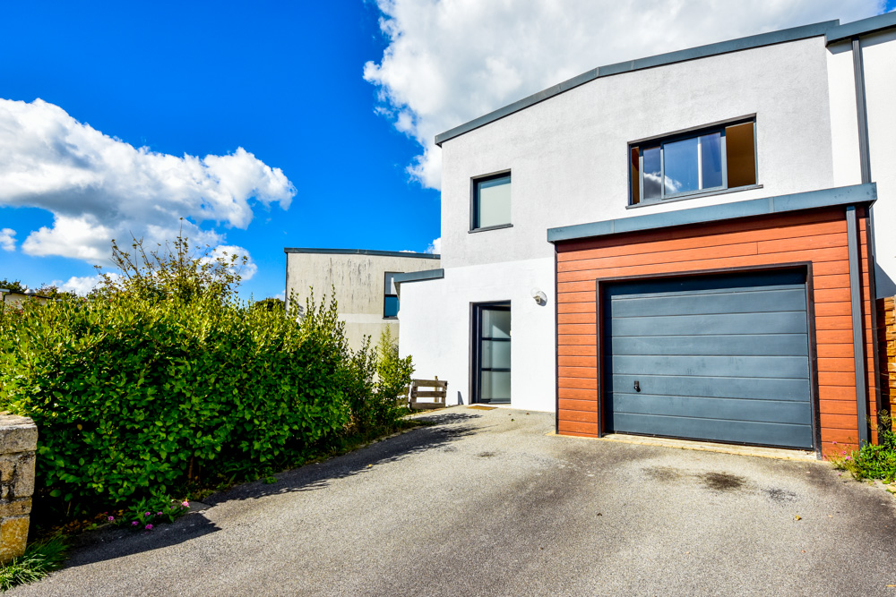 MAISON RECENTE DE 2010 101M² - 4 CHAMBRES - FAIBLE DPE - GARAGE SUR TERRAIN CLOS DE 350M²