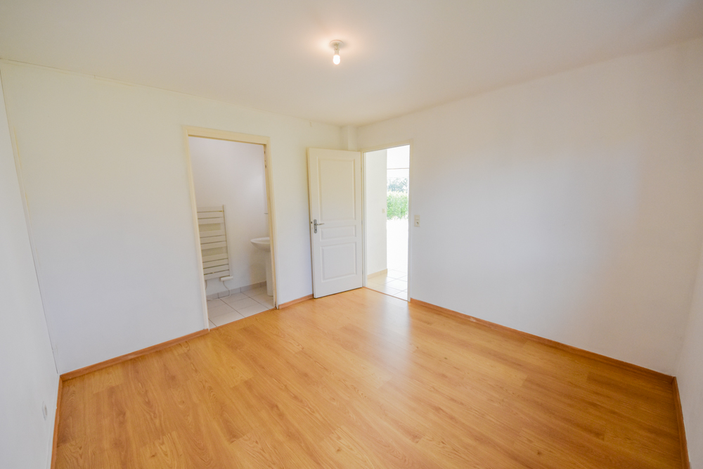MAISON RECENTE DE 2010 101M² - 4 CHAMBRES - FAIBLE DPE - GARAGE SUR TERRAIN CLOS DE 350M² photo 5