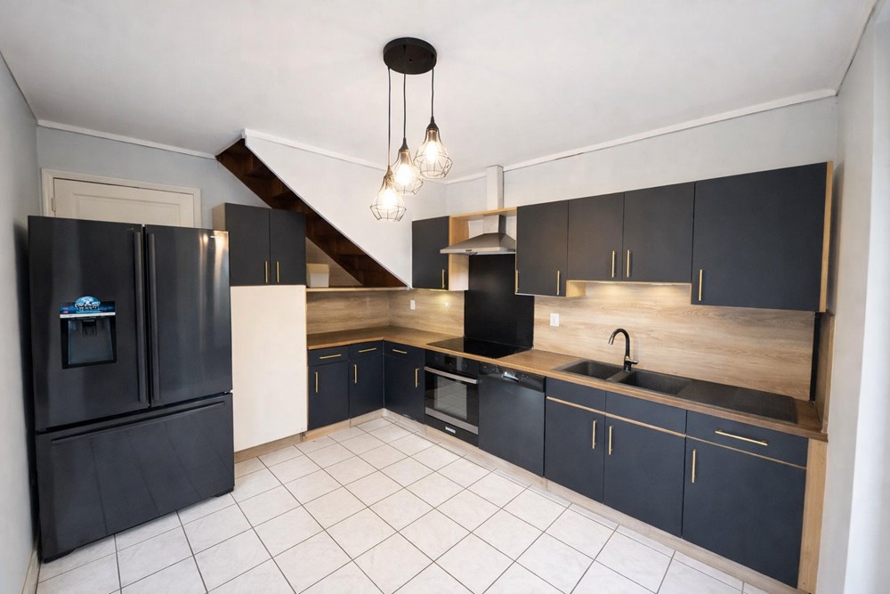 MAISON 110 M2 - 4 CHAMBRES - PIECE DE VIE DE 50M2 - EXPO SUD-OUEST - VUE MER - 10MIN A PIED DE LA PLAGE -BONNE ISOLATION photo 3