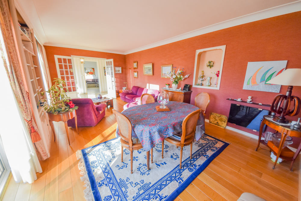 MAISON T7 148M² - GARAGE - 3 CHAMBRES POSSIBLE 5 - BEAUX VOLUMES - SUR TERRAIN CLOS DE 425M² photo 3