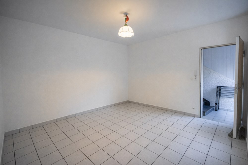 APPARTEMENT T2 34M² AU CALME - EMPOUTREMENT BETON - 1 CHAMBRE - LOCATAIRE EN PLACE - BEAU POTENTIEL photo 2