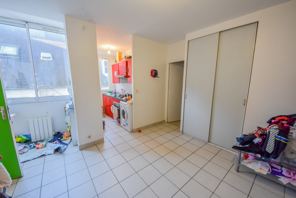APPARTEMENT T2 34M² AU CALME - EMPOUTREMENT BETON - 1 CHAMBRE - LOCATAIRE EN PLACE - BEAU POTENTIEL photo 2